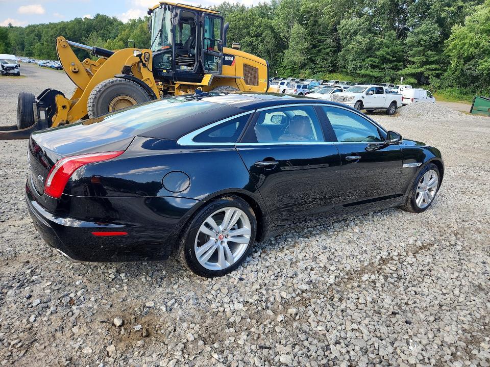 Photo 3 from auction – 2014 JAGUAR XJL with VIN SAJWJ2GD2E8V74041