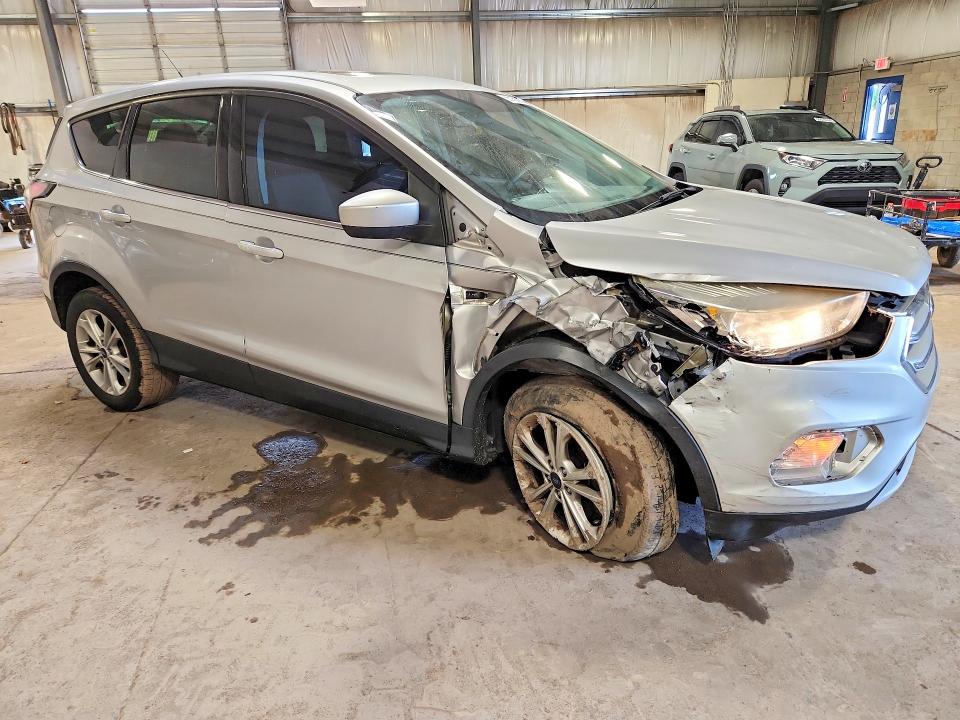 Photo 4 from auction – 2017 FORD ESCAPE with VIN 1FMCU0G94HUA51684
