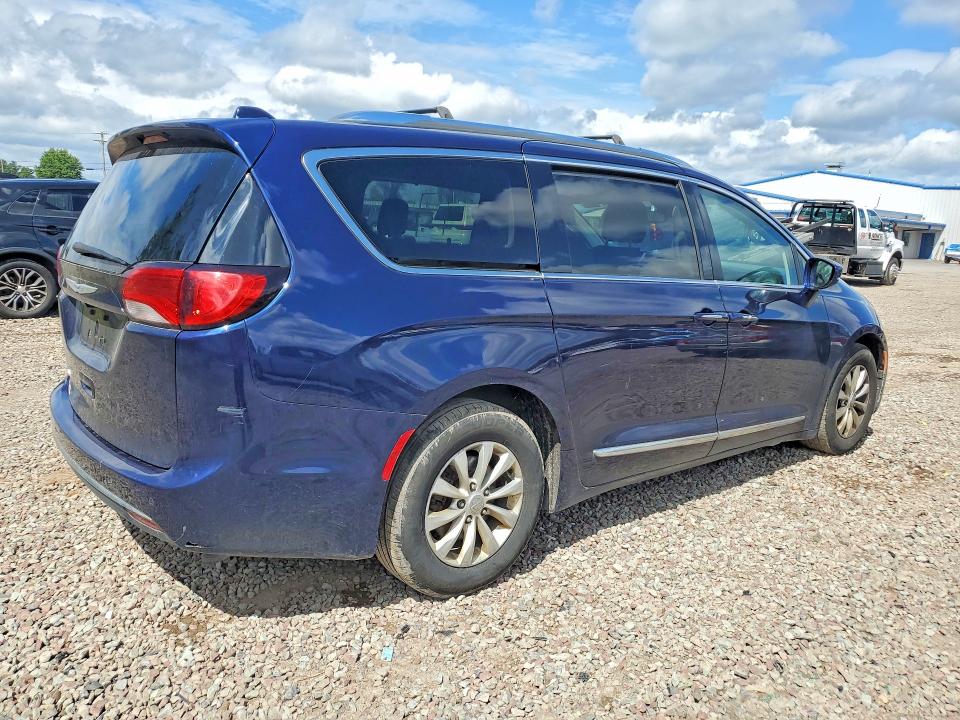 Photo 3 from auction – 2018 CHRYSLER PACIFICA with VIN 2C4RC1BGXJR280533