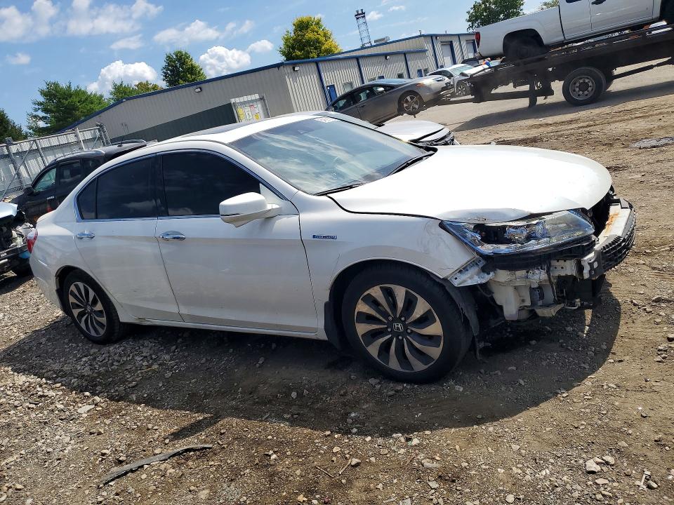 Photo 4 from auction – 2015 HONDA ACCORD with VIN 1HGCR6F71FA005660