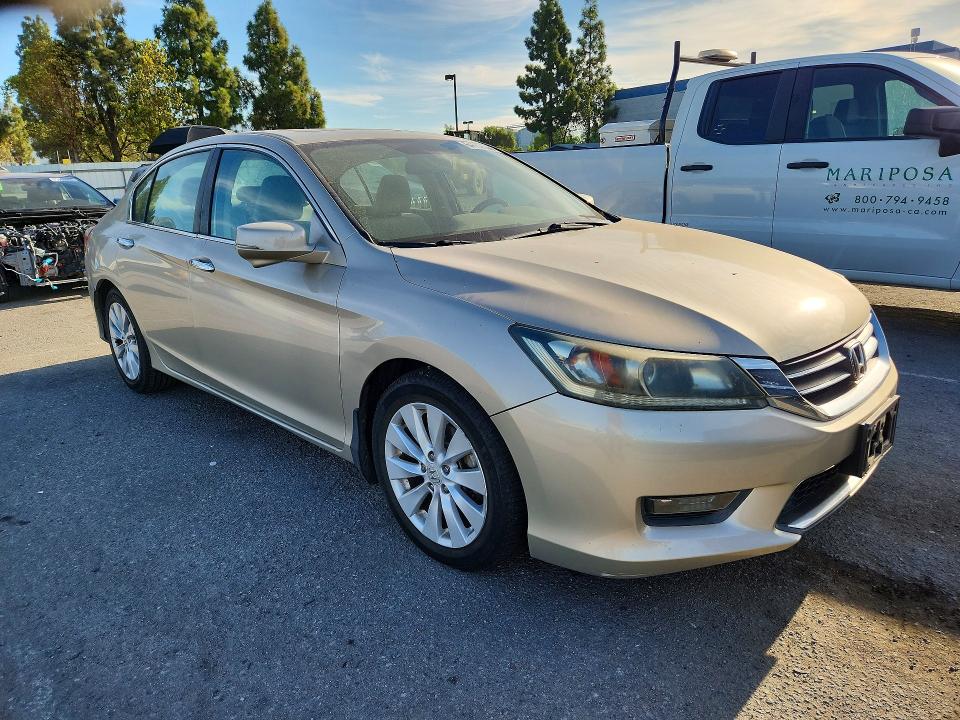 Photo 4 from auction – 2015 HONDA ACCORD with VIN 1HGCR2F79FA082219