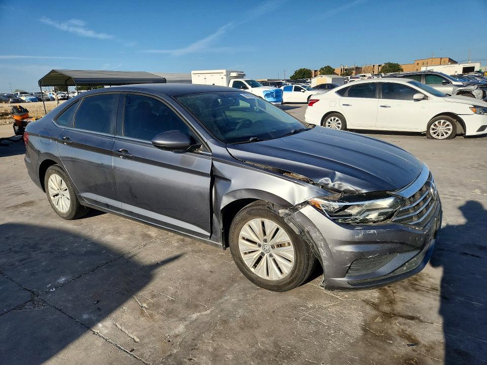 Снимка 4 от търг – 2019 VOLKSWAGEN JETTA с VIN 3VWC57BU1KM135511