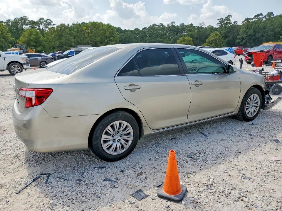 Photo 3 from auction – 2014 TOYOTA CAMRY with VIN 4T4BF1FK6ER407604