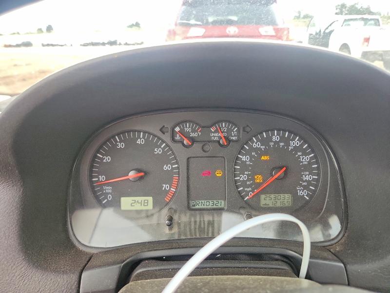 Photo 9 from auction – 2000 VOLKSWAGEN JETTA with VIN 3VWSA29M5YM012707