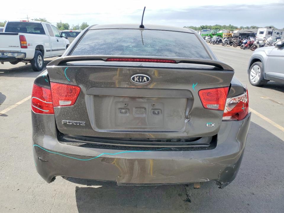 Photo 6 from auction – 2010 KIA FORTE with VIN KNAFU4A27A5301226