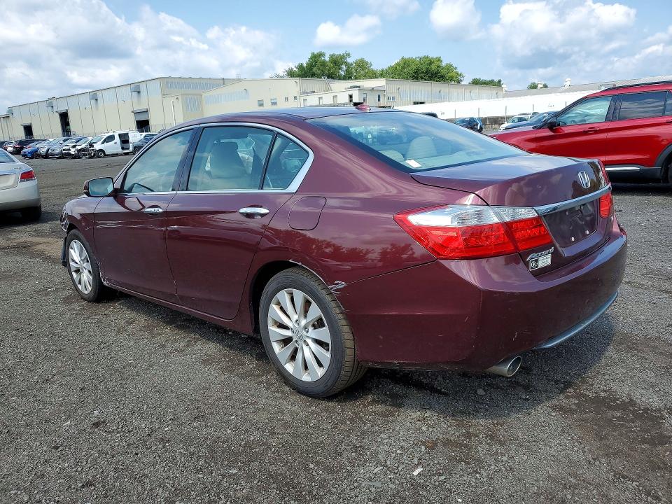 Photo 2 from auction – 2015 HONDA ACCORD with VIN 1HGCR3F85FA030570