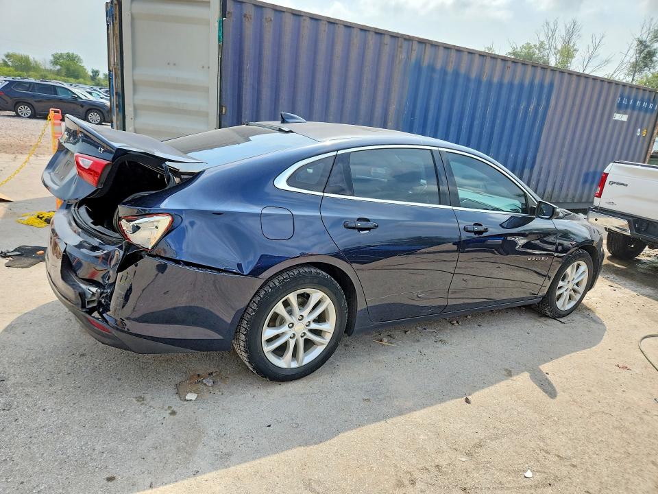 Photo 3 from auction – 2017 CHEVROLET MALIBU with VIN 1G1ZE5ST1HF154151