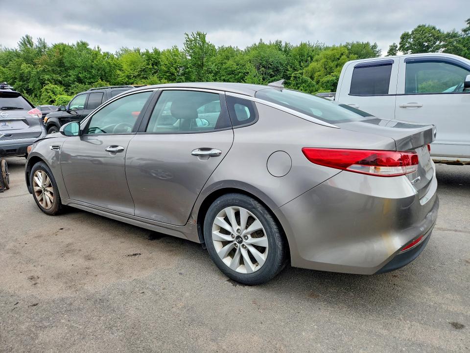 Photo 2 from auction – 2017 KIA OPTIMA with VIN 5XXGT4L36HG147047