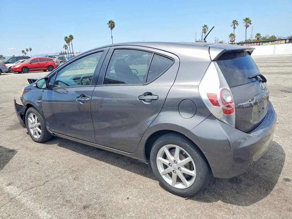 Photo 2 from auction – 2014 TOYOTA PRIUS C with VIN JTDKDTB34E1570042