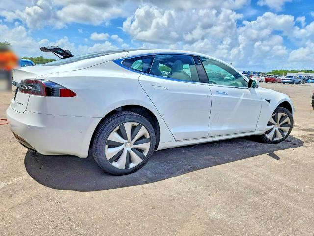Photo 3 from auction – 2020 TESLA MODEL S with VIN 5YJSA1E20LF413337