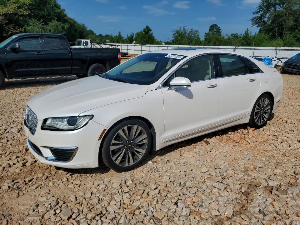 LINCOLN MKZ 2017 with VIN 3LN6L5F98HR607632 - Photo from auction