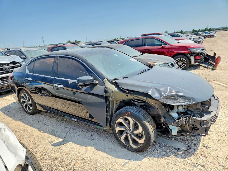 Photo 4 from auction – 2016 HONDA ACCORD with VIN 1HGCR2F7XGA025271