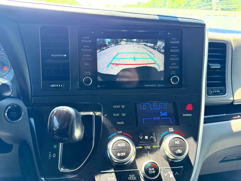 Photo 7 from auction – 2018 TOYOTA SIENNA with VIN 5TDYZ3DC4JS950391