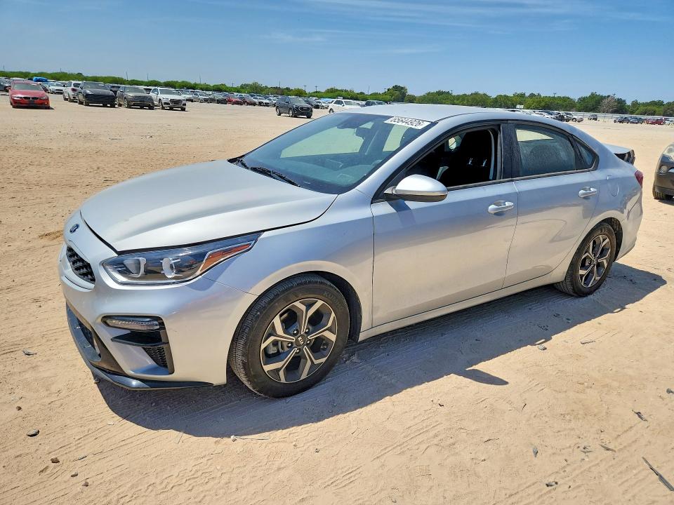 KIA FORTE 2019 with VIN 3KPF24AD1KE136886 - Photo from auction