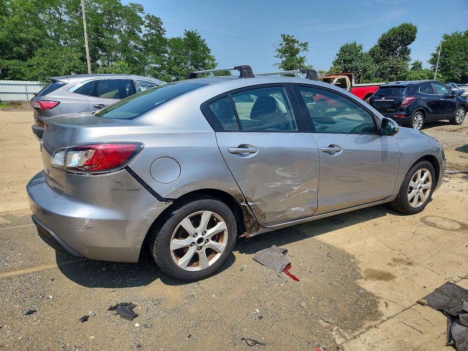 Photo 3 from auction – 2011 MAZDA 3 with VIN JM1BL1VG1B1373041