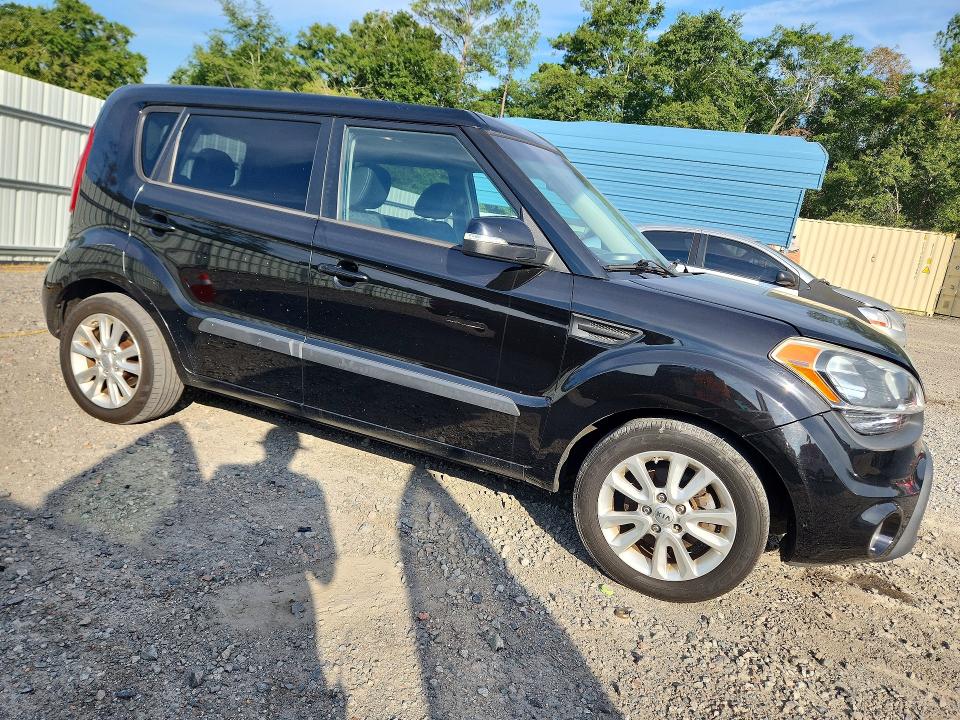 Photo 4 from auction – 2013 KIA SOUL with VIN KNDJT2A68D7571405