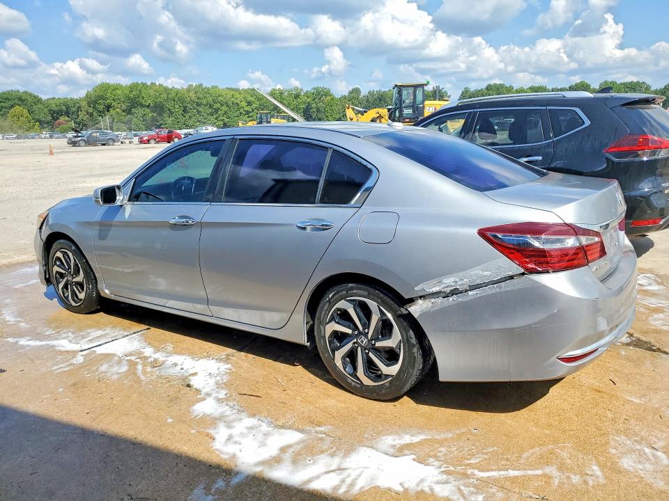 Photo 2 from auction – 2017 HONDA ACCORD with VIN 1HGCR2F71HA151603