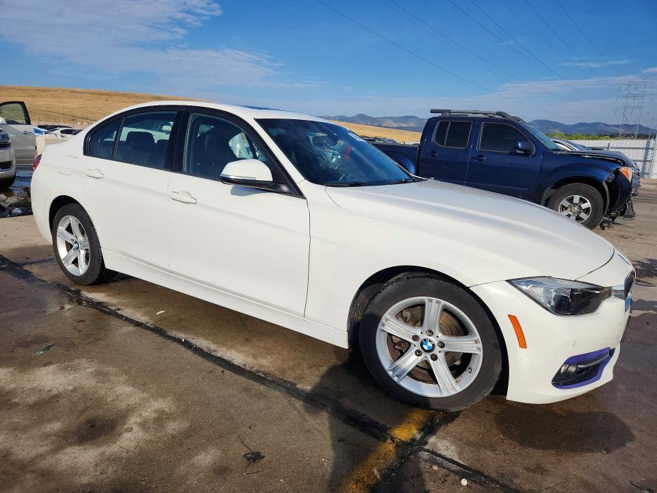 Photo 4 from auction – 2016 BMW 328 with VIN WBA8E3C51GK503559
