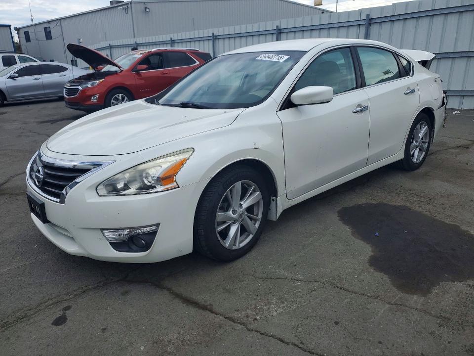 NISSAN ALTIMA 2015 with VIN 1N4AL3AP9FC273654 - Photo from auction