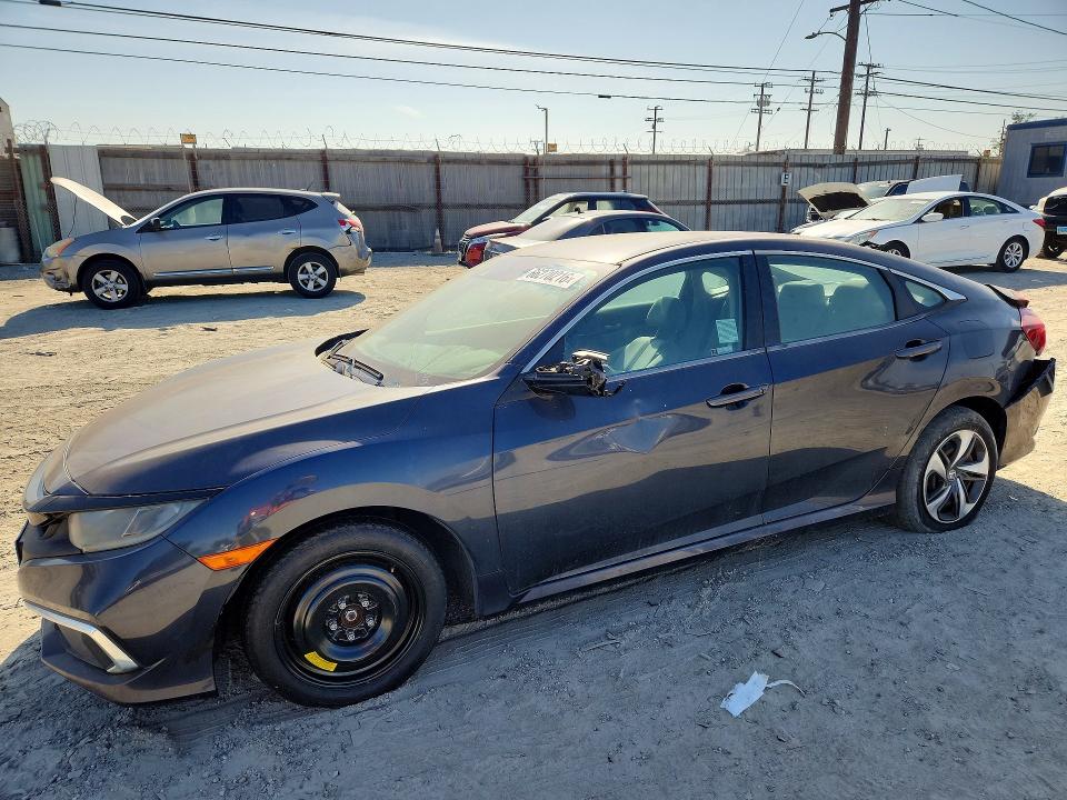 HONDA CIVIC 2019 مع رقم تعريف المركبة 2HGFC2F65KH573520 - صورة من المزاد