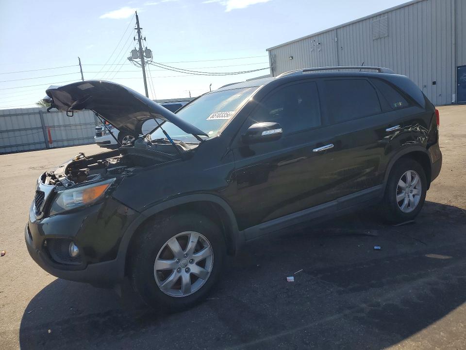 KIA SORENTO 2013 with VIN 5XYKT3A64DG389911 - Photo from auction