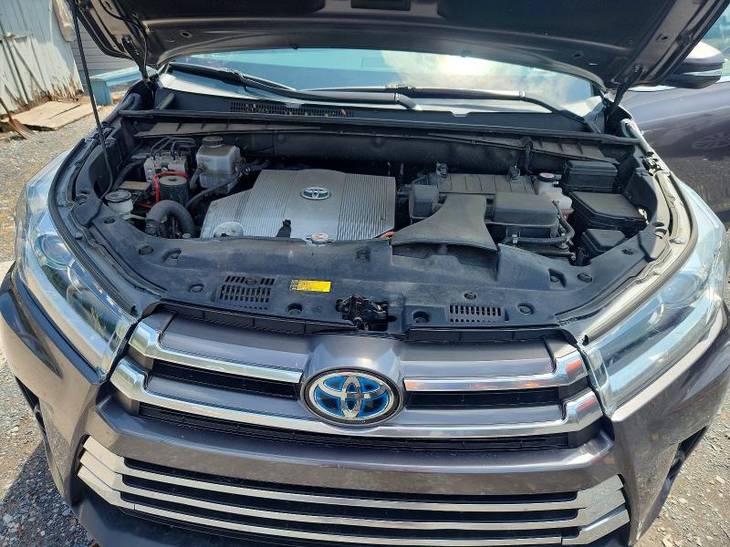 Photo 12 from auction – 2018 TOYOTA HIGHLANDER HYBRID with VIN 5TDDGRFH3JS039209