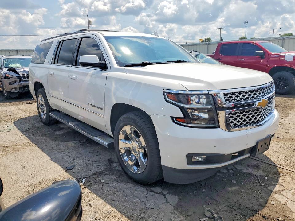 Photo 4 from auction – 2016 CHEVROLET SUBURBAN with VIN 1GNSKHKC4GR442589