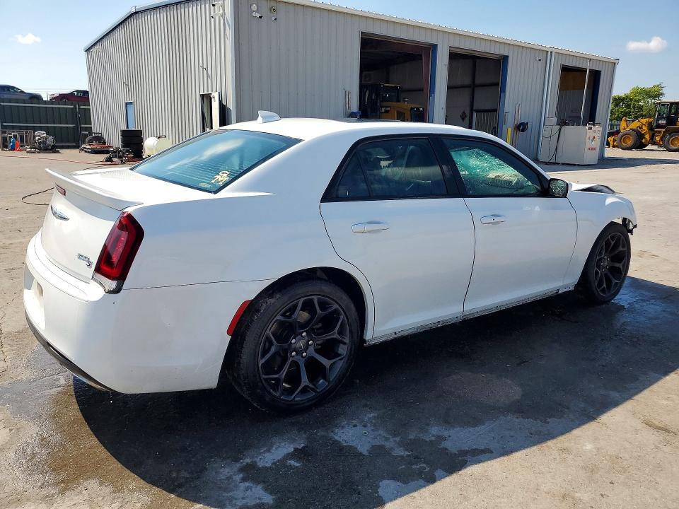 Photo 3 from auction – 2020 CHRYSLER 300 with VIN 2C3CCABT7LH180826