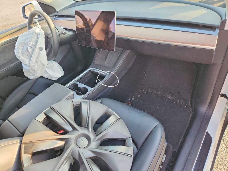 Photo 8 from auction – 2025 TESLA MODEL Y with VIN 7SAYGDED9SF311547