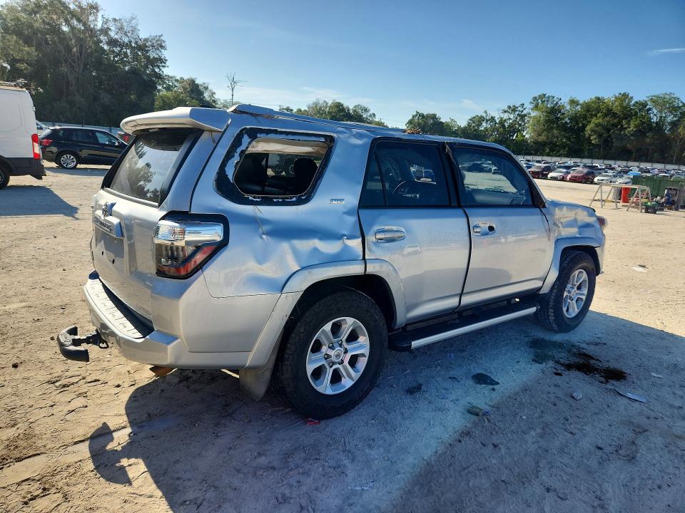 Photo 3 from auction – 2016 TOYOTA 4RUNNER with VIN JTEZU5JR2G5125872