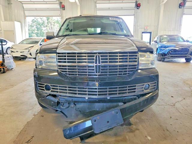 Photo 5 from auction – 2011 LINCOLN NAVIGATOR with VIN 5LMJJ3J55BEJ00851