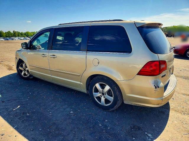 Photo 2 from auction – 2011 VOLKSWAGEN ROUTAN with VIN 2V4RW3DG1BR789563