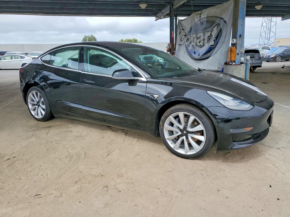Photo 4 from auction – 2018 TESLA MODEL 3 with VIN 5YJ3E1EA4JF075857