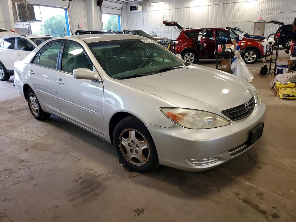 Photo 4 from auction – 2003 TOYOTA CAMRY with VIN 4T1BF32KX3U566070