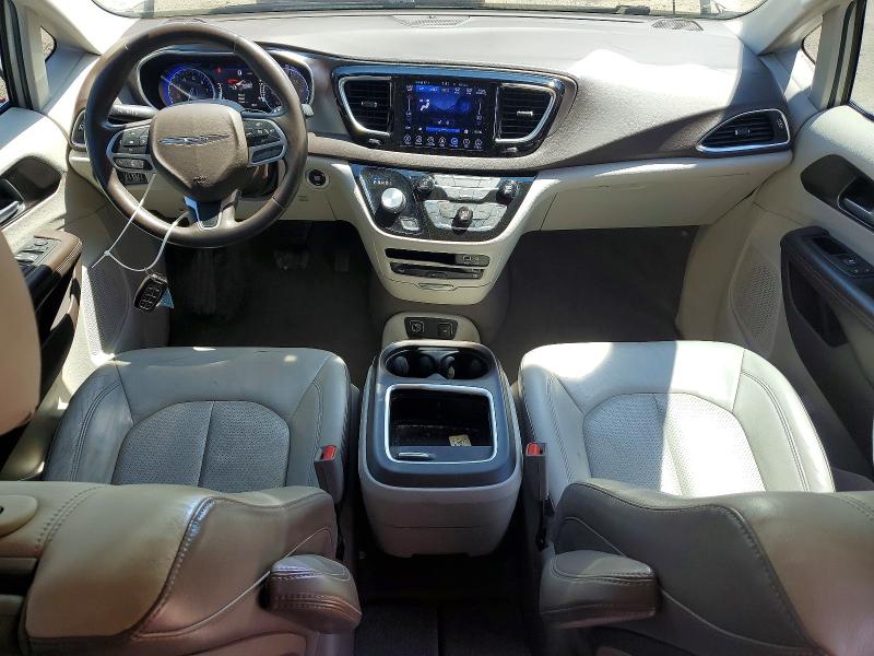 Photo 8 from auction – 2017 CHRYSLER PACIFICA with VIN 2C4RC1EG1HR555941
