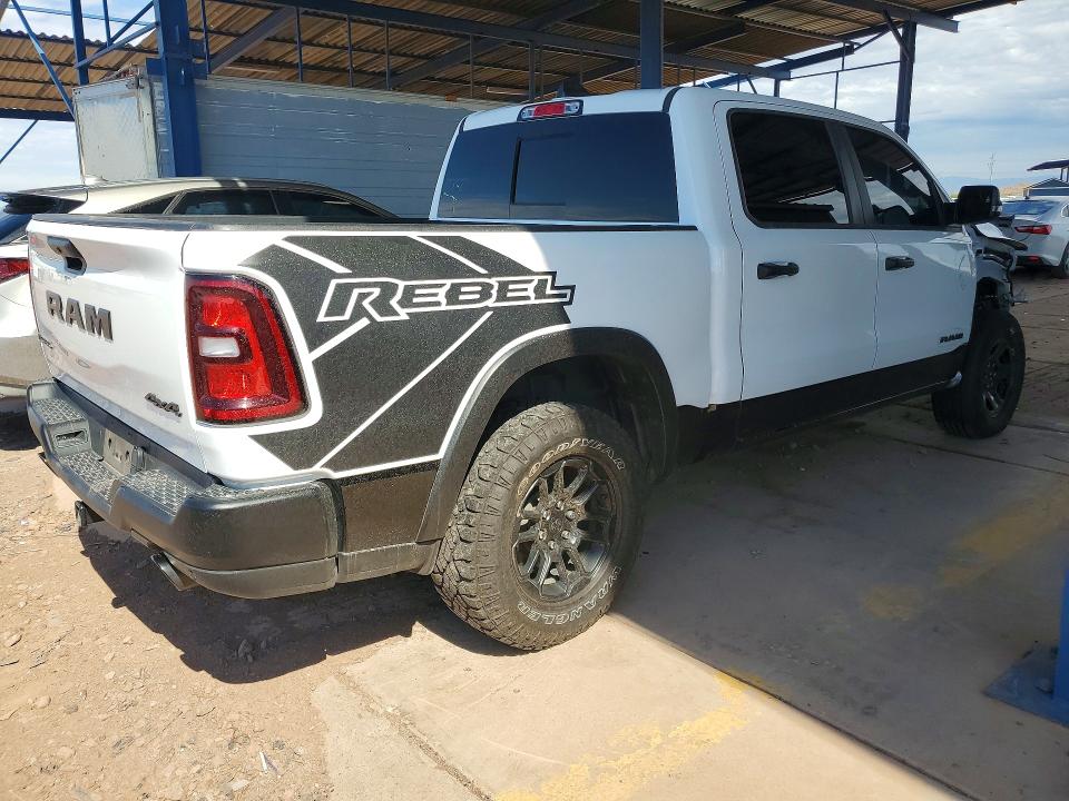Foto 3 de la subasta – 2025 RAM 1500 con VIN 1C6SRFLP3SN540627