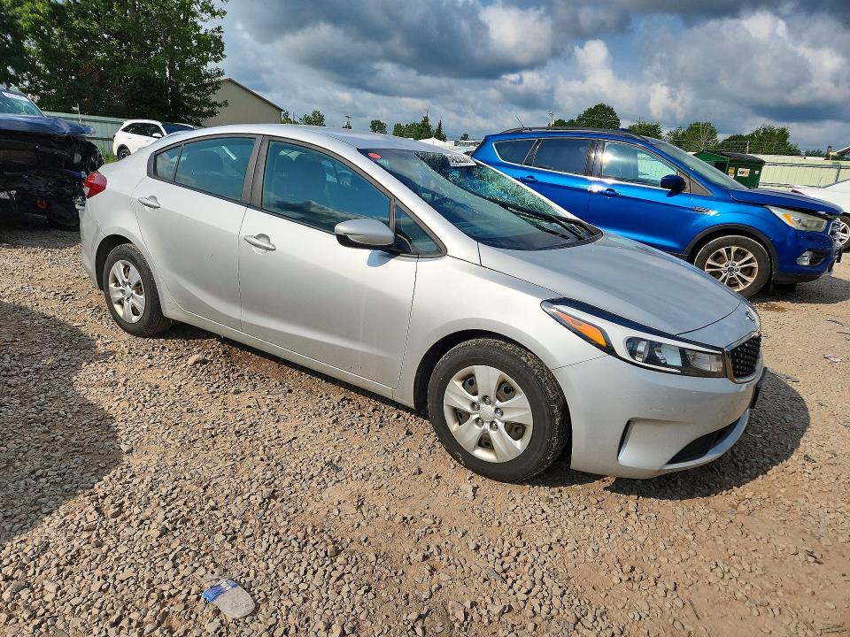 Photo 4 from auction – 2017 KIA FORTE with VIN 3KPFK4A70HE097517