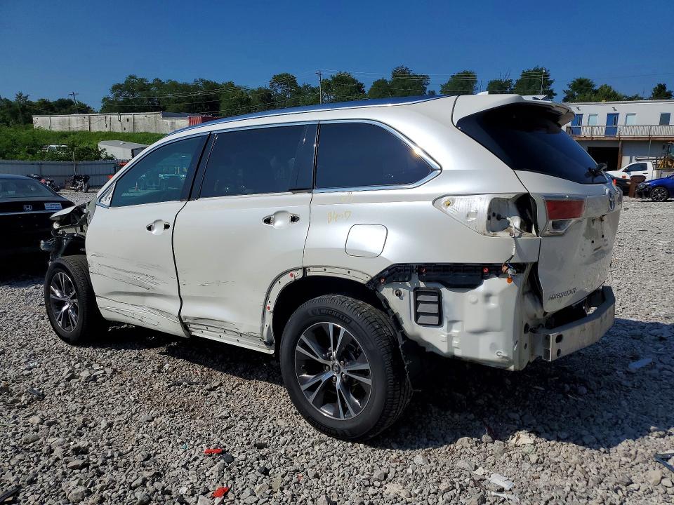 Photo 2 from auction – 2016 TOYOTA HIGHLANDER with VIN 5TDJKRFH4GS317772
