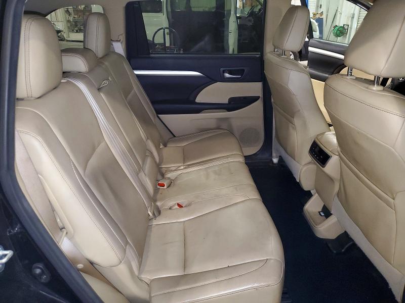 Photo 11 from auction – 2016 TOYOTA HIGHLANDER with VIN 5TDJKRFH1GS503639