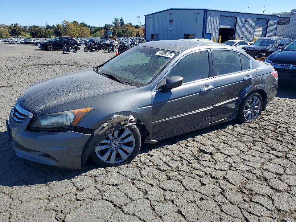 HONDA ACCORD 2011 with VIN 1HGCP3F81BA028248 - Photo from auction