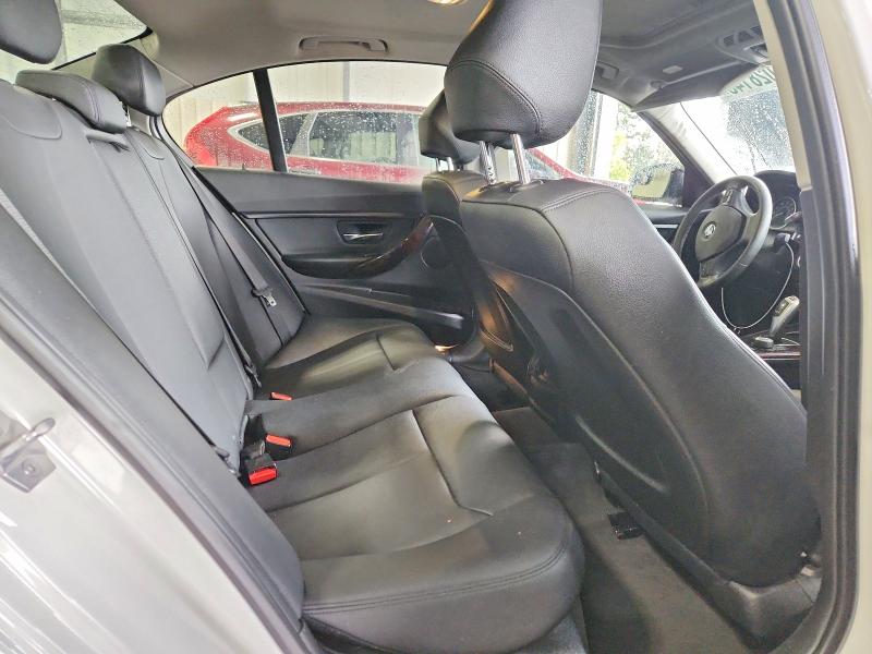 Photo 10 from auction – 2016 BMW 320 with VIN WBA8E5G52GNU20890