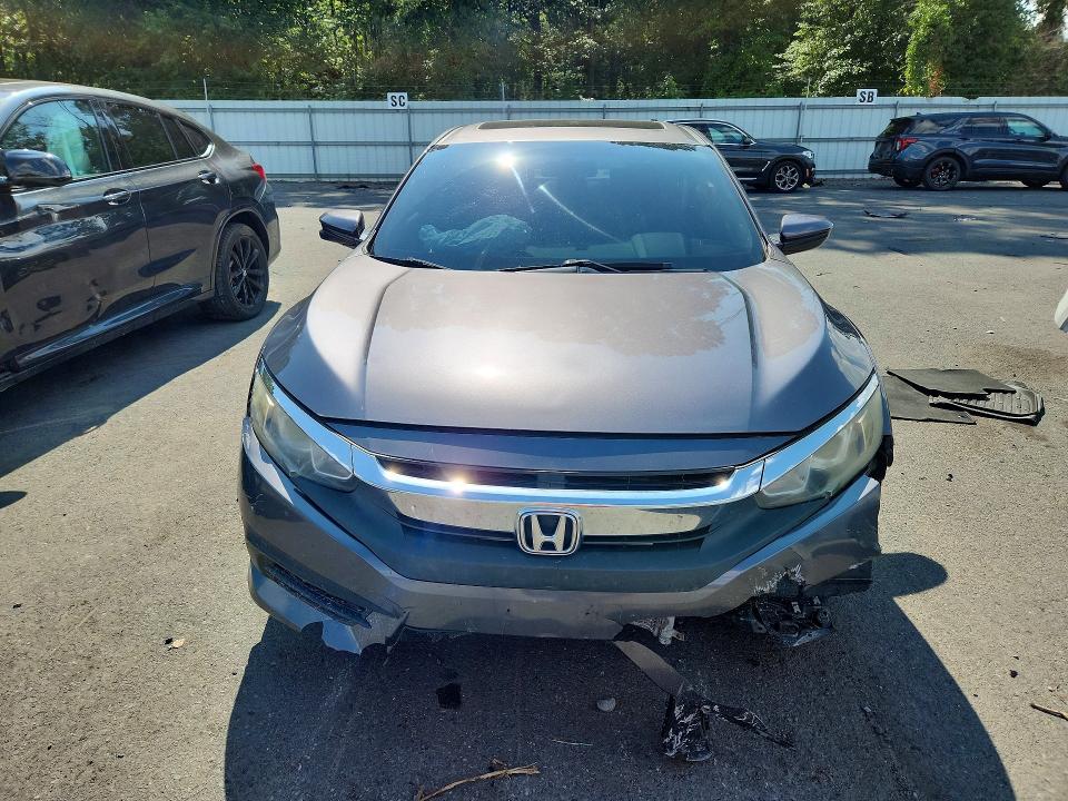 Photo 5 from auction – 2017 HONDA CIVIC with VIN 19XFC2F74HE207415