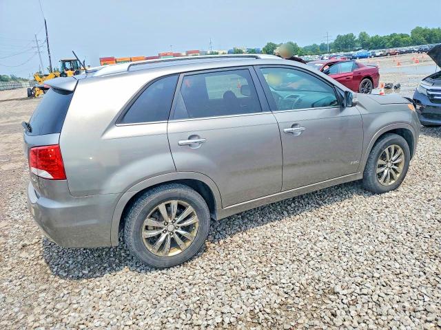 Photo 3 from auction – 2012 KIA SORENTO with VIN 5XYKWDA2XCG302439
