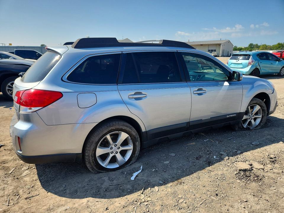 Foto 3 de la subasta – 2013 SUBARU OUTBACK con VIN 4S4BRCGC1D3305488