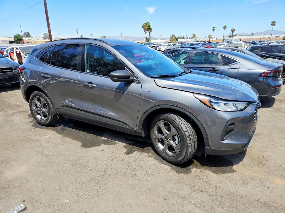 Photo 4 from auction – 2026 FORD ESCAPE with VIN 1FMCU9MN8TUA31131