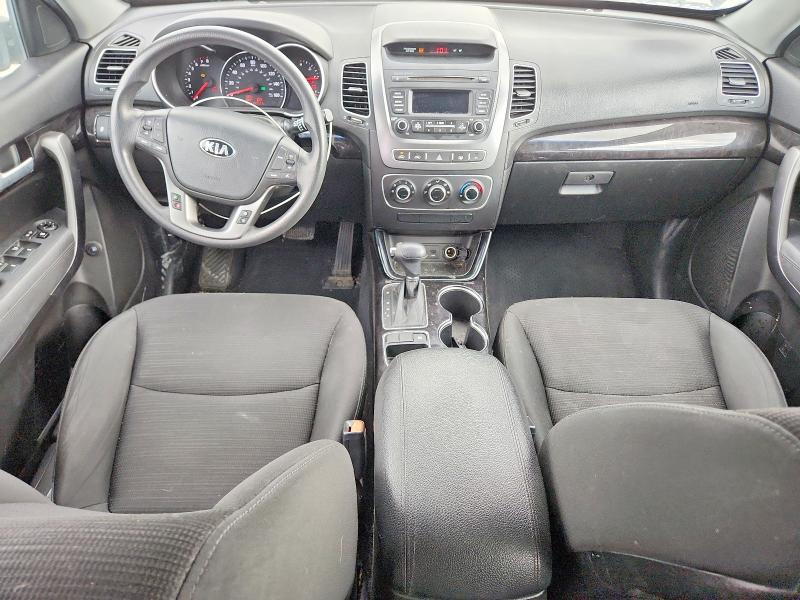 Photo 8 from auction – 2015 KIA SORENTO with VIN 5XYKTDA73FG598476