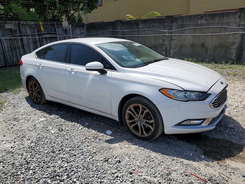 Photo 4 from auction – 2017 FORD FUSION with VIN 3FA6P0H95HR290326