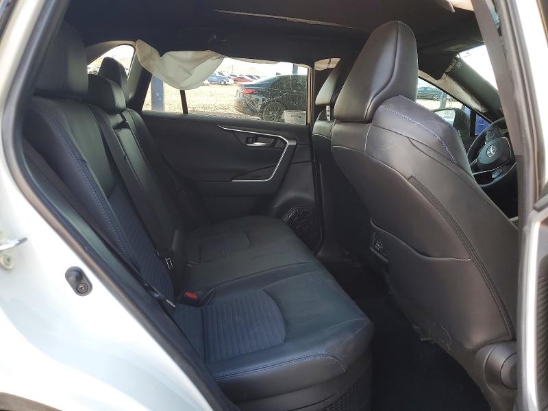 Photo 11 from auction – 2020 TOYOTA RAV4 with VIN 4T3EWRFV5LU006436