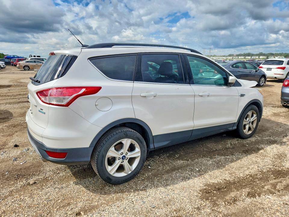 Photo 3 from auction – 2016 FORD ESCAPE with VIN 1FMCU0GX8GUB36458