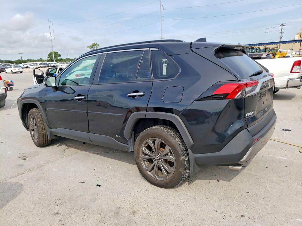 Zdjęcie 2 z aukcji – 2023 TOYOTA RAV4 z VIN 4T3D6RFV6PU111309